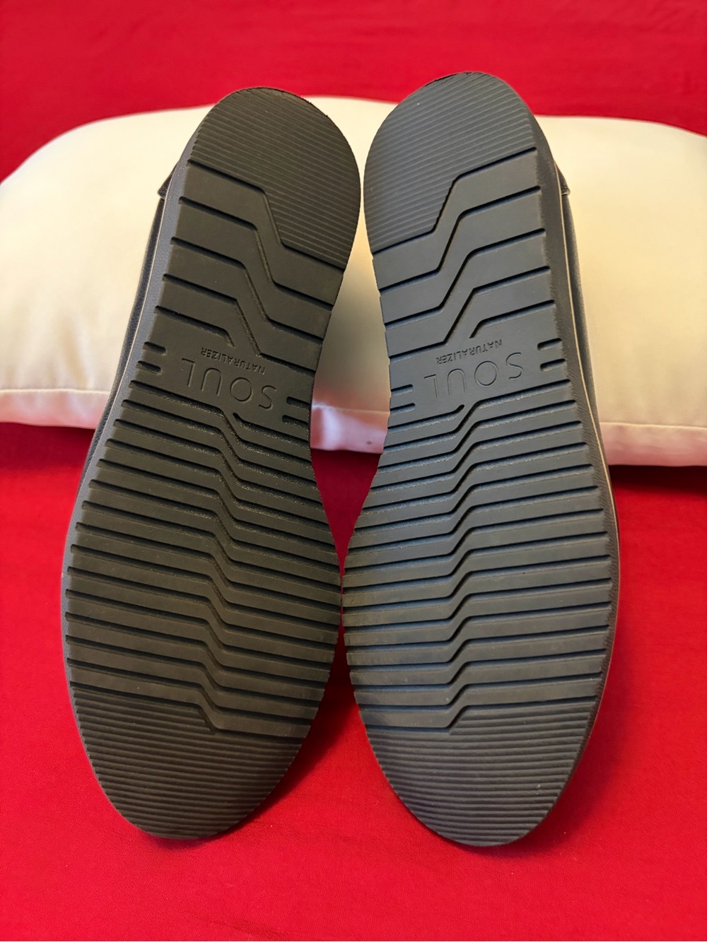 SOUL Naturalizer Women's Black Leather Slip-On Flats - Picture 9 of 10